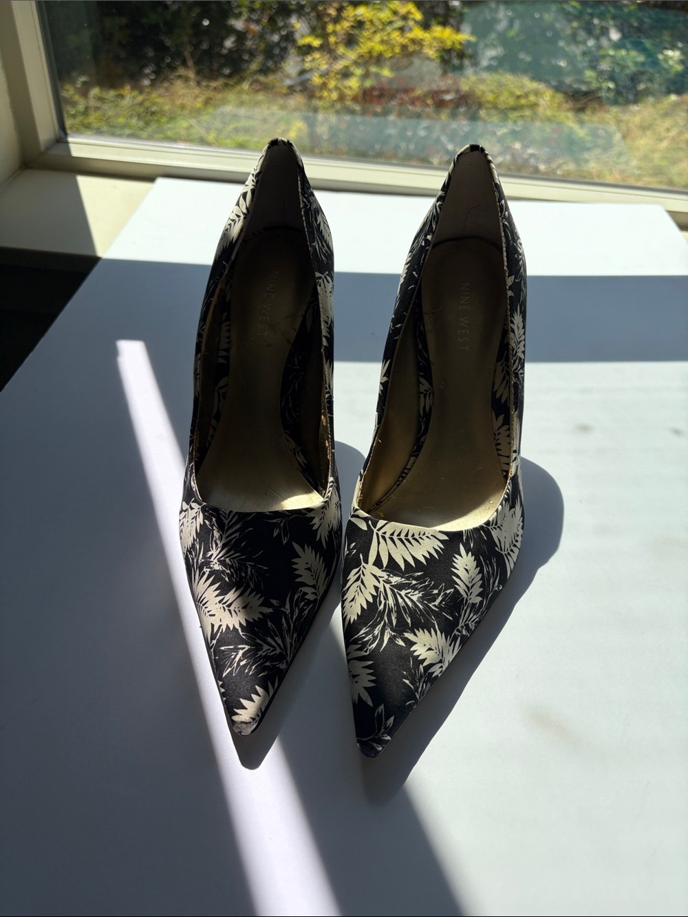 Nine West Black and Cream Palm-Leaf Pointed Toe Heels